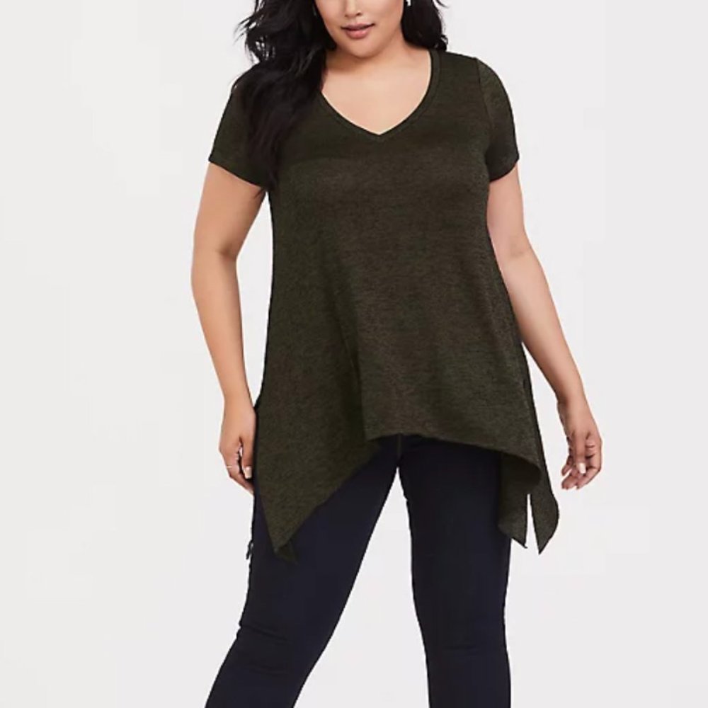 ♻️ Torrid Women's Marled Olive Hacci Sharkbite Tee